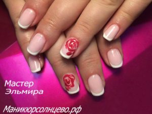 Мастер Эльмира Саидова работает в салоне красоты в Солнево